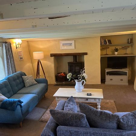 Meadowside Cottage, Characterful Grade 2 Listed Cottage Near To Wadebridge And Padstow Екстериор снимка